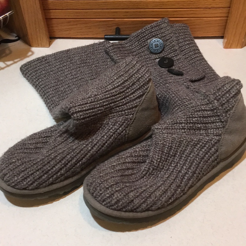 Ugg knit gray boots size 8